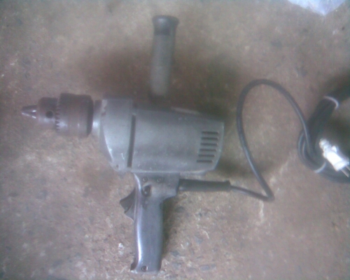 สว่านรอบช้า 8 หุน มากีตา