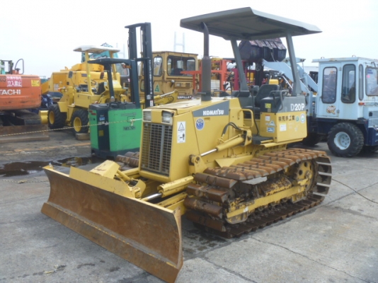 ขายด่วน รถแทรคเตอร์ตีนตะขาบ D20P-7E  เครื่องดำ 1400  ชั่วโมง  ประหยัดน้ำมันสุดๆๆ  ขับนิ่มสบายสวยมาก ๆๆ