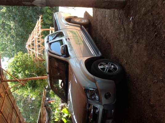 ขาย Isuzu  ชุเปอแพลทตินั่ม เครื่อง2500 เดิมบางทั้งคัน