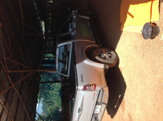 ขาย Isuzu  ชุเปอแพลทตินั่ม เครื่อง2500 เดิมบางทั้งคัน