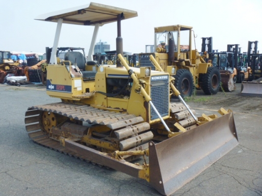 ขายด่วนรถแทรคเตอร์ตีนตะขาบ Komatsu D20PL-6  นำเข้าจากญี่ปุ่นภาพสวย พร้อมใช้งาน