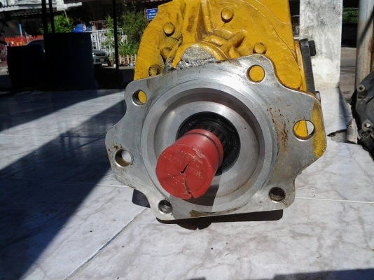 ขายปั๊มรถตักใหญ่