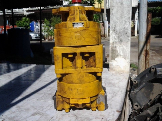 ขายปั๊มรถตักใหญ่