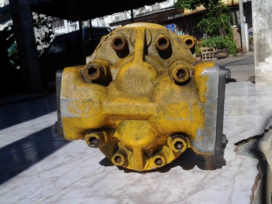 ขายปั๊มรถตักใหญ่