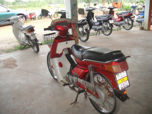 ขาย คัสต้อม สีแดง เดิมๆๆสวย  ทะเบียนพร้อมชุดโอน