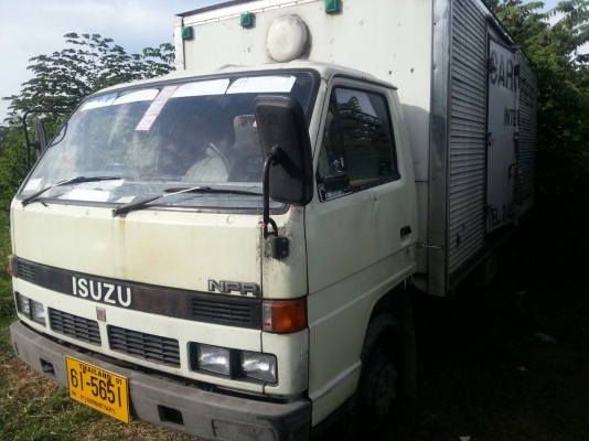 Isuzu NPR 5 m รถห้างแท้ สภาพพร้อมใช้