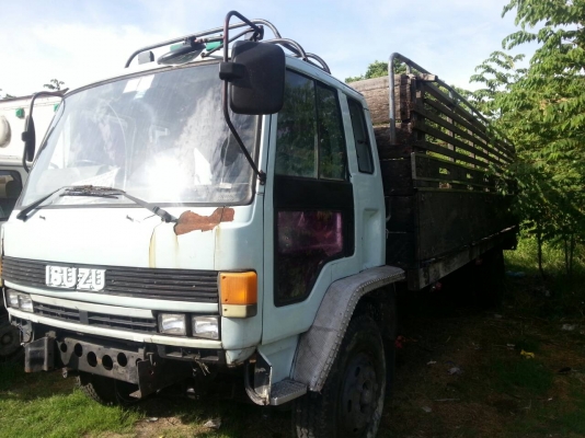 6 ล้อ Izusu FTR ยาว 7.20 คอกไม้ หัวดี เครื่องดี คัสซีไม่ค่อยสวย ยางดี