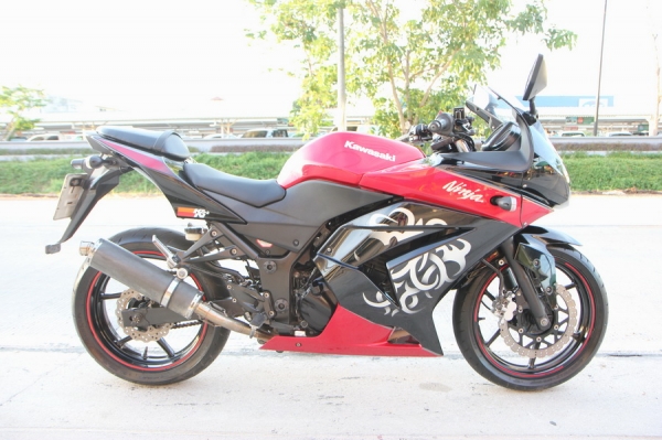 ขาย kawasaki ninja250 ปี2010 แต่งล้อโตer ทะเบียนพร้อม