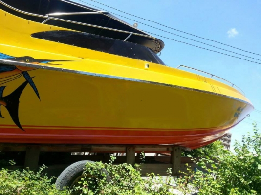 เรือ Yamaha v6 250 สนใจติดต่อ 090-268-2228