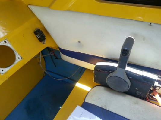 เรือ Yamaha v6 250 สนใจติดต่อ 090-268-2228