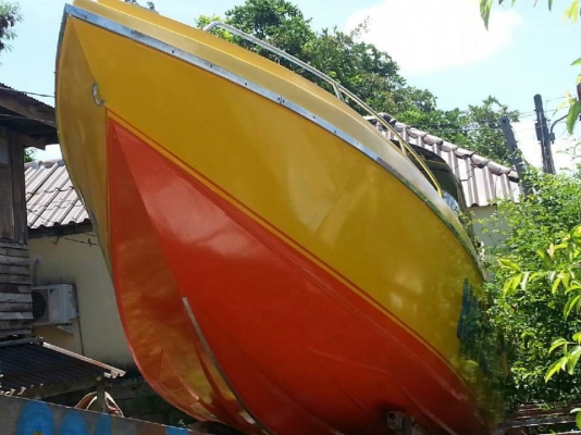 เรือ Yamaha v6 250 สนใจติดต่อ 090-268-2228