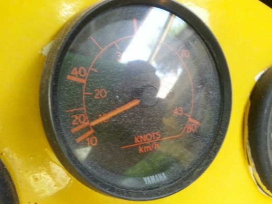 เรือ Yamaha v6 250 สนใจติดต่อ 090-268-2228