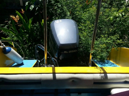 เรือ Yamaha v6 250 สนใจติดต่อ 090-268-2228