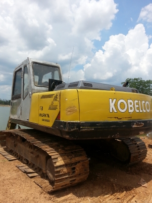 ขายรถแบคโฮ รถสภาพสวย KOBELCO sk200-3 (Mark 3) (เอกสารใบชื้อขาย / เจ้าของขายเอง)