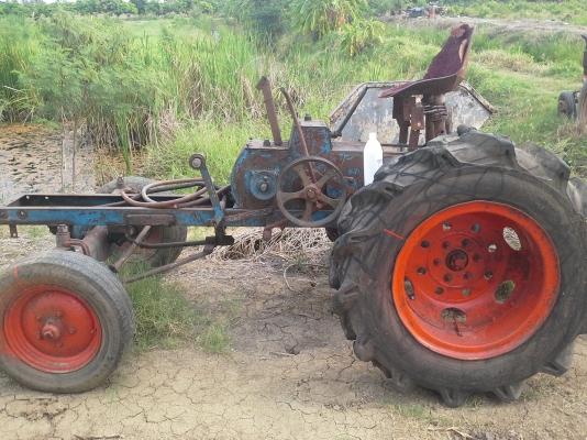 ขาย ตัวนั่งขับตอนเดียว ขายตามสภาพ ซ่อมนิดหน่อย 17000 (!!! รวมซ่อม+อะไหล่ พร้อมใช้งานเลย 20000 )