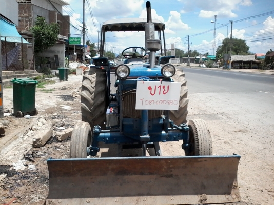 ปิดการขายขายรถไถฟอร์ด เสื้อลาย 6610 มีทะเบียน