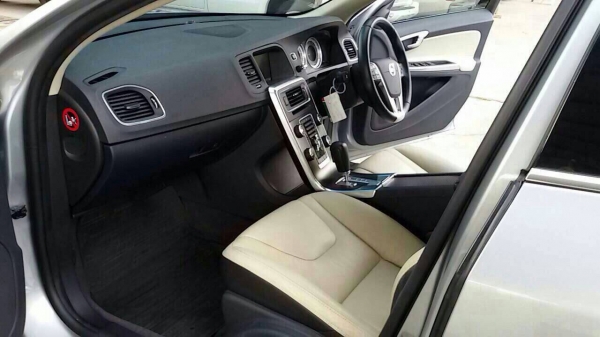 Volvo V60 1.6 cc. ปี 2012