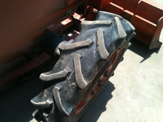 ขายรถแทรกเตอร์30แรงคูโบต้า พร้อมอุปกรณ์ 3 ชิ้น