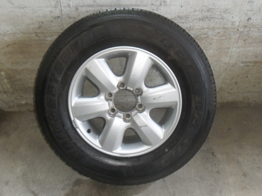 ล้อแม็ก 17นิ้ว 6รู พร้อมยาง 265/65R17 สวยๆ 1 ล้อ ราคา 1700 บาท