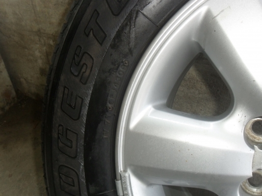 ล้อแม็ก 17นิ้ว 6รู พร้อมยาง 265/65R17 สวยๆ 1 ล้อ ราคา 1700 บาท