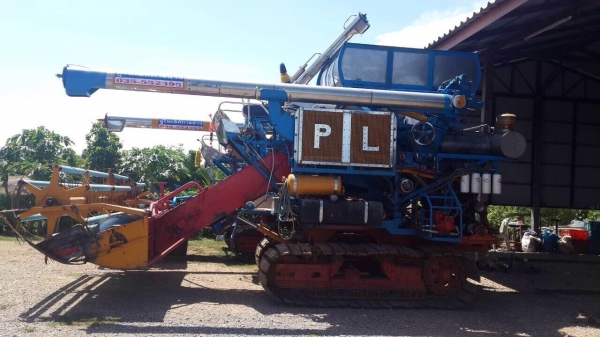 รถเกี่ยวอุ้มข้าว พร้อมใช้งาน