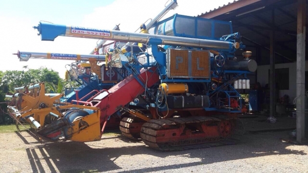 รถเกี่ยวอุ้มข้าว พร้อมใช้งาน