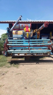 รถเกี่ยวอุ้มข้าว พร้อมใช้งาน