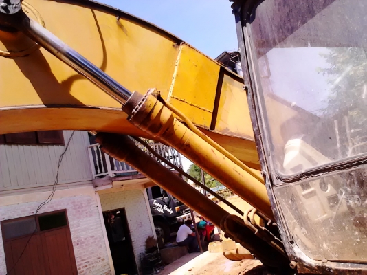 ขายครับ แม็คโค CAT 320 รุ่น 1 เอกสาร เล่มทะเบียน พร้อมใช้ครับ