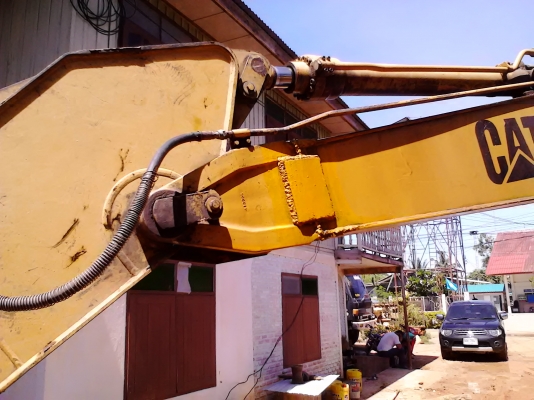 ขายครับ แม็คโค CAT 320 รุ่น 1 เอกสาร เล่มทะเบียน พร้อมใช้ครับ