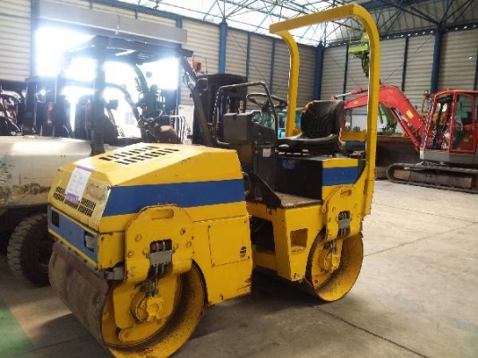 รถบด ล้อเหล็ก 2.7 ตัน: Bomag BW100AD-3  รถนอก นำเข้า by kung0813062283