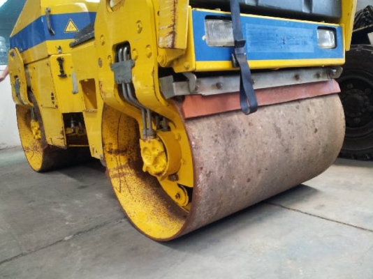 รถบด ล้อเหล็ก 2.7 ตัน: Bomag BW100AD-3  รถนอก นำเข้า by kung0813062283