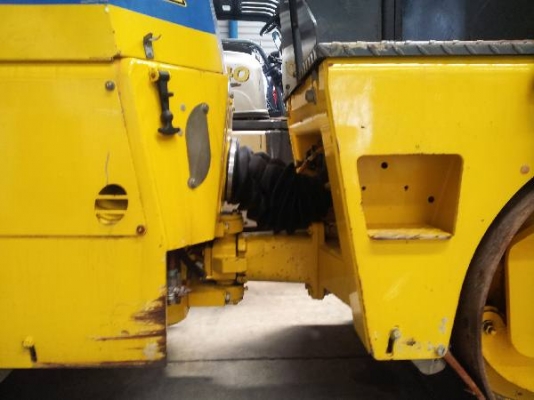 รถบด ล้อเหล็ก 2.7 ตัน: Bomag BW100AD-3  รถนอก นำเข้า by kung0813062283