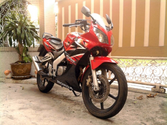 ขออนุญาติขาย HONDA CBR 150 กุญแจ 2 ชั้น ลายไฟ สตา์ร์ทมือ โอนให้ฟรีครับ