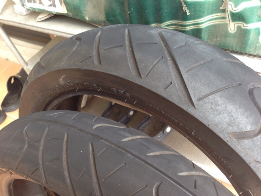 ขายยางเดิมติดรถCBR250 วิ่งแค่2000โลครับ