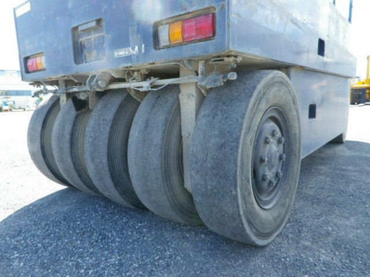 รถบดล้อยาง 9ล้อ SAKAI รุ่น TS200