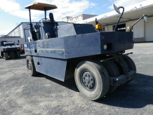 รถบดล้อยาง 9ล้อ SAKAI รุ่น TS200