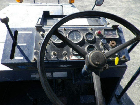 รถบดล้อยาง 9ล้อ SAKAI รุ่น TS200