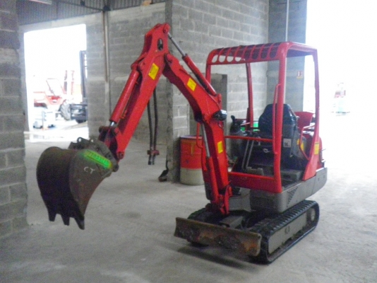 Yanmar B15-3 สนใจโทร 083 081 2889 ฟ้า