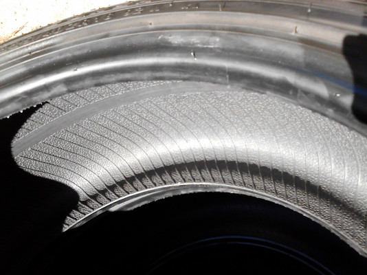 ปียังใหม่ๆ 225/40R18 CORSA 2233 ชุด 4 เส้น Tel.081-427-3941 ปียังใหม่ๆ 225/40R18 CORSA 2233 ชุด 4 เส้น Tel.081-427-3941