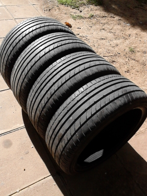 ปียังใหม่ๆ 225/40R18 CORSA 2233  ชุด 4 เส้น Tel.081-427-3941