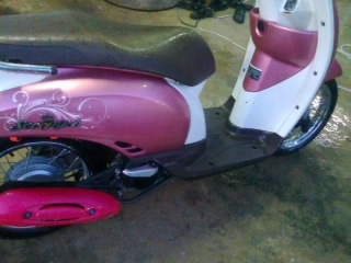 สกุปปีไอหัวฉีด ปี54 เครื่องดีเดิมสตาทง่าย ได้ทั้งมือและเท้า ยางใหม่แบตใหม่ เล่มพร้อมโอน