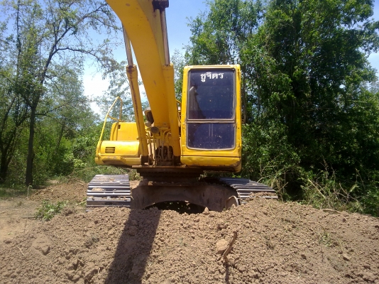 รถขุด Komatsu PC200-6