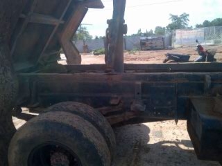 ISUZU ดั้ม เครื่อง 6BB1 คัชีนอก ยาง825 ขอบ16 Fหน้าหลัง