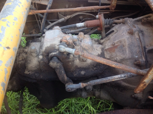 HINO KL 340 - 145 HP EC100 รถหกล้อใหญ่บรรทุกถังน้ำ รถสภาพดีพร้อมใช้งานครับ ภายในห้องเก๋งคอนโซลครบ เครื่องแรงดี ช่วงล่างคัชซีไม่มีบวม ถังบรรจุน้ำ 6,000 ลิตรมีอุปกรณ์ครบวาวล์เปิดปิดน้ำใช้การได้ดีครับ เอกสารเล่มทะเบียนชุดโอนครบพร้อม ราคาต่อรองได้ครับ