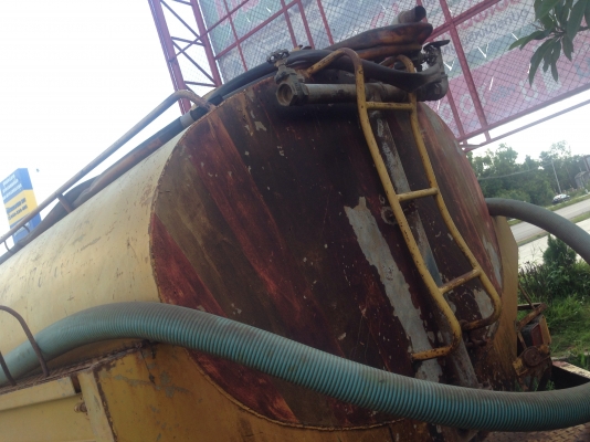 HINO KL 340 - 145 HP EC100 รถหกล้อใหญ่บรรทุกถังน้ำ รถสภาพดีพร้อมใช้งานครับ ภายในห้องเก๋งคอนโซลครบ เครื่องแรงดี ช่วงล่างคัชซีไม่มีบวม ถังบรรจุน้ำ 6,000 ลิตรมีอุปกรณ์ครบวาวล์เปิดปิดน้ำใช้การได้ดีครับ เอกสารเล่มทะเบียนชุดโอนครบพร้อม ราคาต่อรองได้ครับ