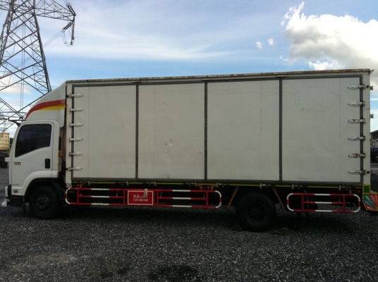 ISUZU FRR 210 แรง ปี 2011 ตู้บรรทุก 10 บาน