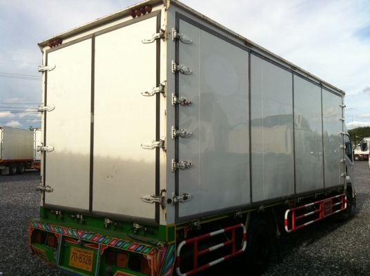 ISUZU FRR 210 แรง ปี 2011 ตู้บรรทุก 10 บาน