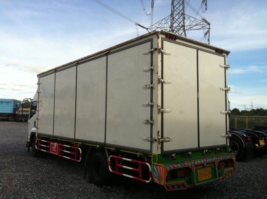 ISUZU FRR 210 แรง ปี 2011 ตู้บรรทุก 10 บาน
