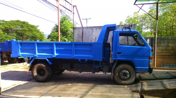 หกล้อ ISUZU NPR 115 แรงม้า รถสวยเนี๊ยบ มียางอะไหล่ ปล. หกล้อ ISUZU NPR 115 แรงม้า รถสวยเนี๊ยบ มียางอะไหล่ ปล.