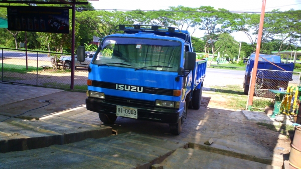 หกล้อ ISUZU NPR 115 แรงม้า รถสวยเนี๊ยบ มียางอะไหล่ ปล. หกล้อ ISUZU NPR 115 แรงม้า รถสวยเนี๊ยบ มียางอะไหล่ ปล.